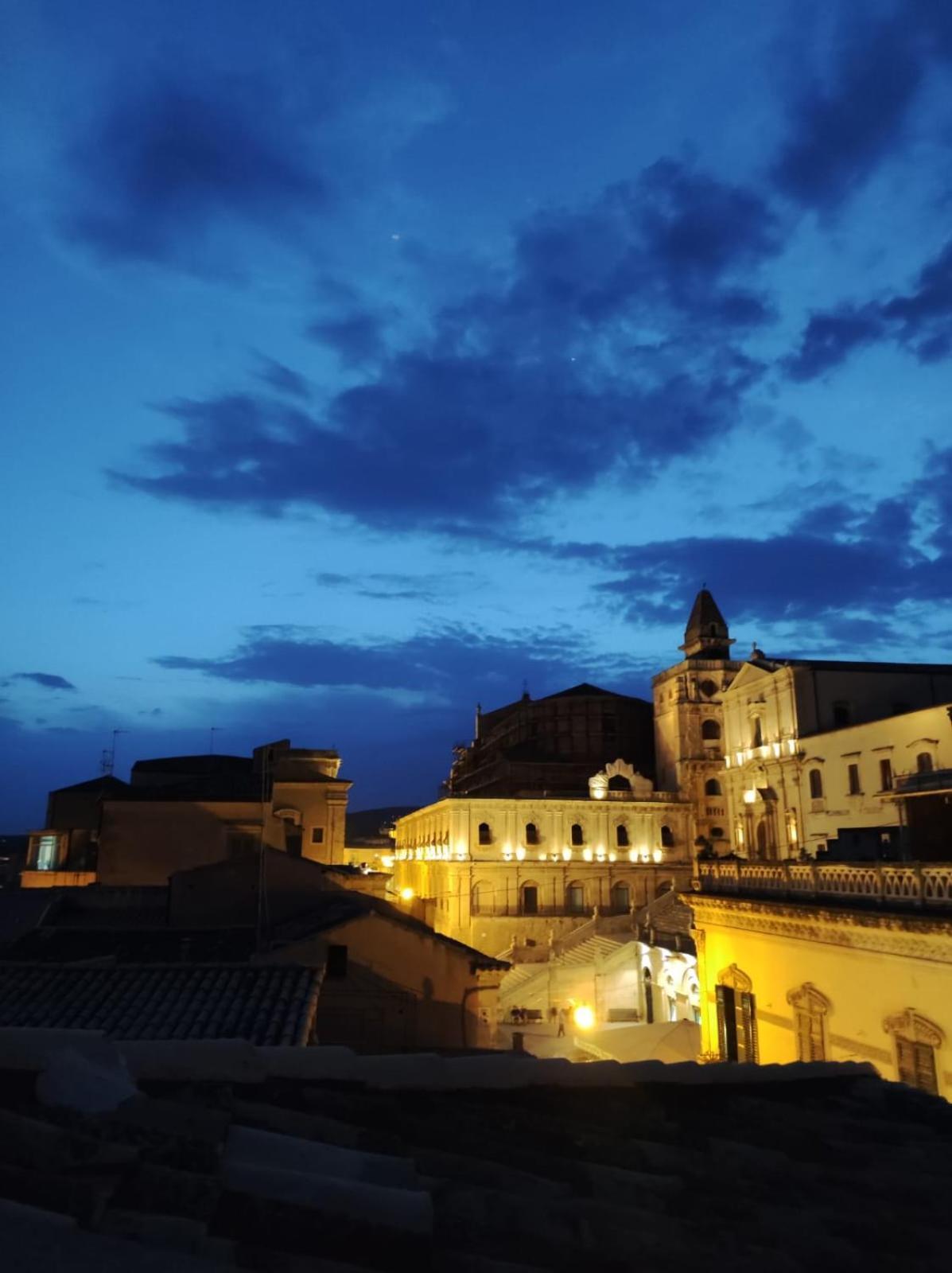 Hotel Porta Reale Noto Exterior photo